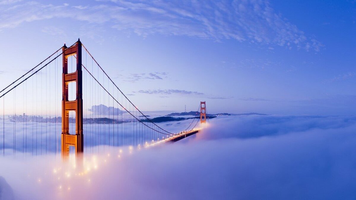 Golden Gate Köprüsü Bulutların Arasında Duvar Kağıdı